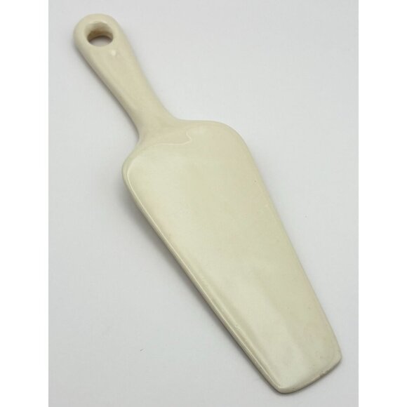 Vintage Wedding Cake Server With Romantic Scene Baroque Style Ceramic - Picture 2 of 8